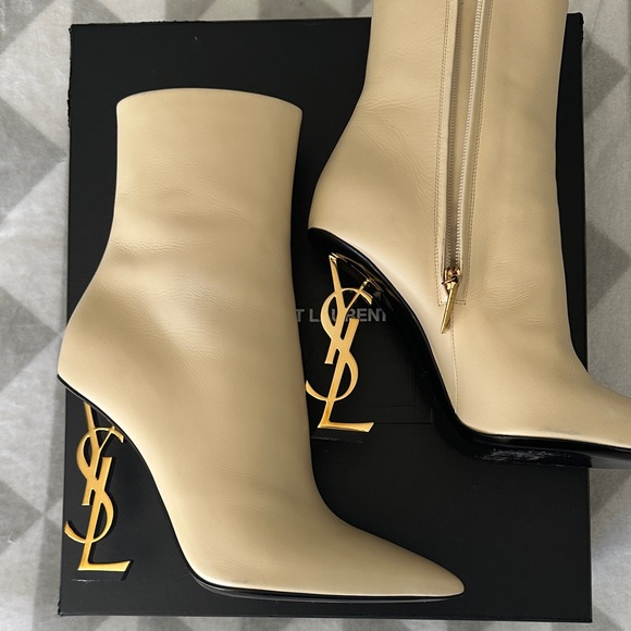 Yves Saint Laurent Shoes - Yves Saint Laurent Ivory Heeled Boots